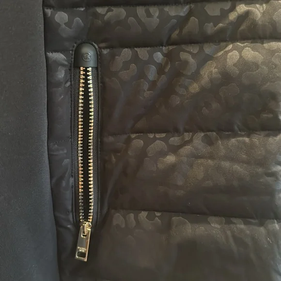 Michael Kors Black Quilted Women's Vest - Picture 3 of 11